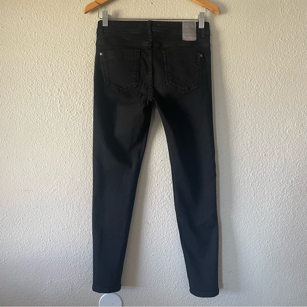 Zara Mid-Rise Skinny Jeans Women’s 4 Black Stretch Casual Basic Z1975 Minimalist - Picture 8 of 13